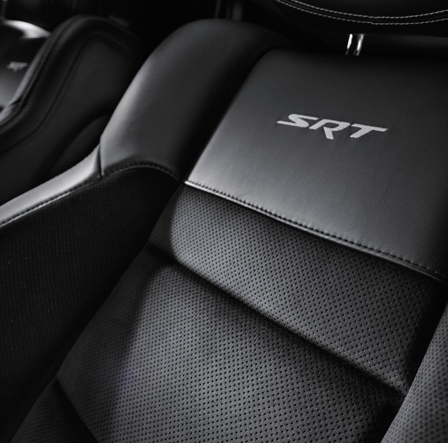  Jeep Grand Cherokee SRT8 2012 года  (фото 128 из 186)